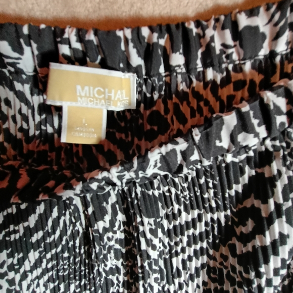 Michael Kors Black and White Off-Shoulder Top Size L - Picture 2 of 5